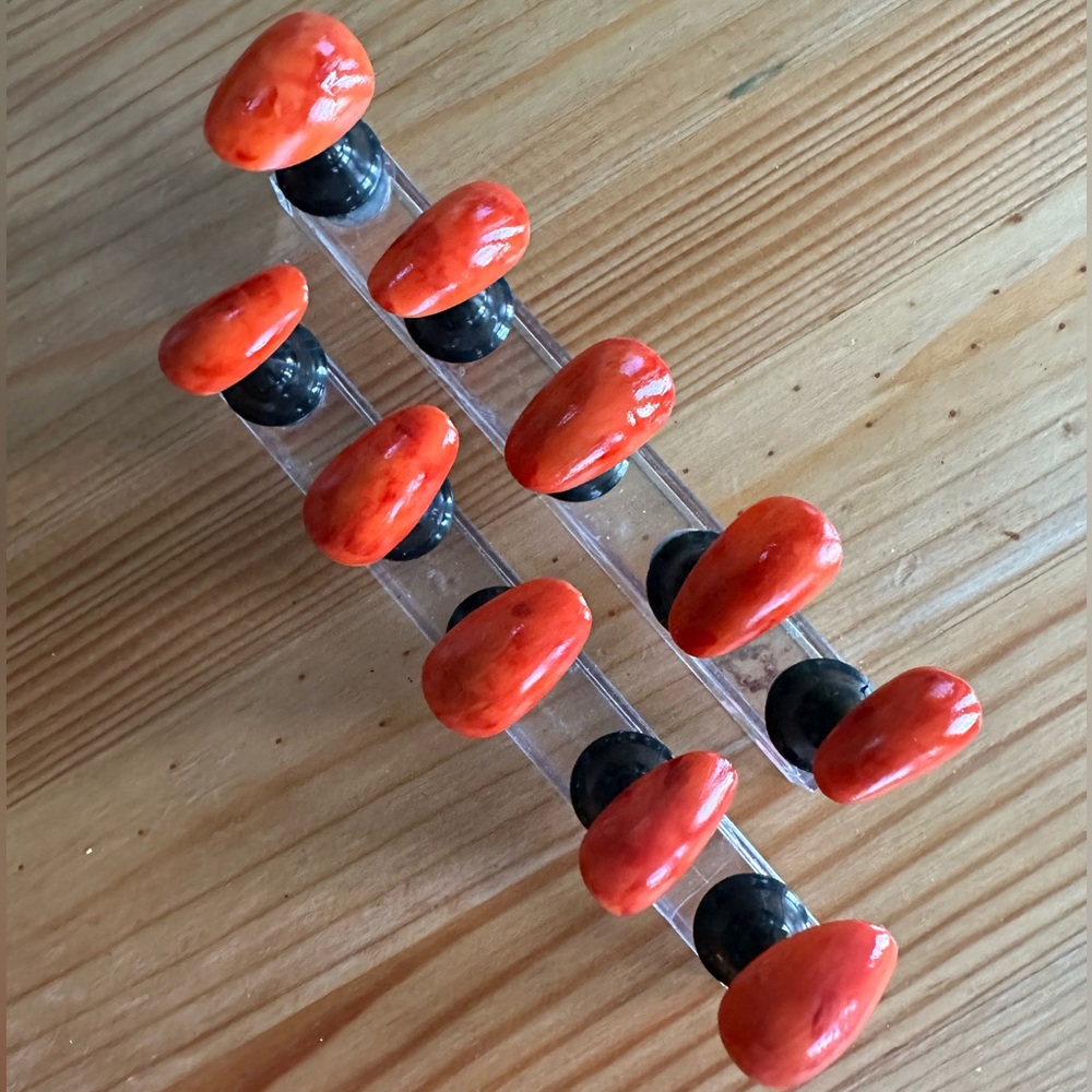 1 Set of Press-On Nails